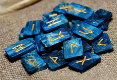 1661407854_27-kartinkin-net-p-boevaya-runicheskaya-magiya-oboi-krasivo-30