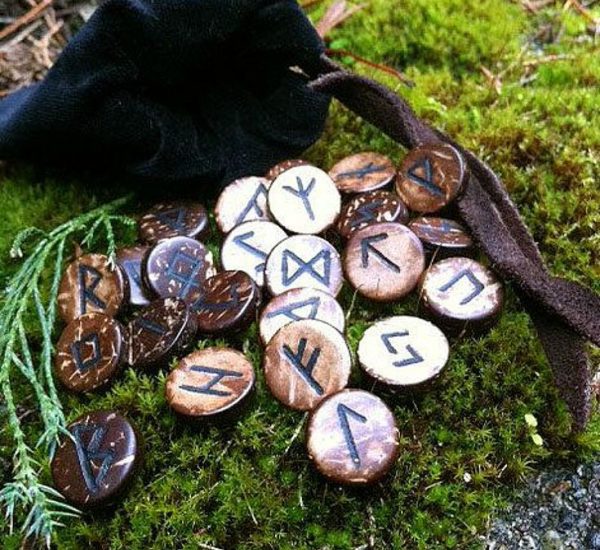 a5d2e2110519d65088b69aa1231184db--ancient-runes-tarot-runes
